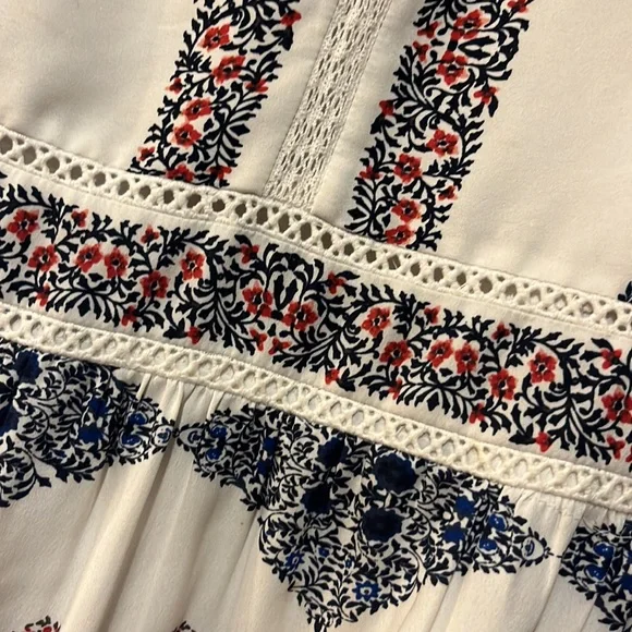 Used in excellent condition. Loft size large lined dress. - Picture 3 of 5